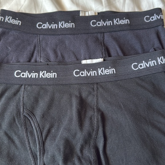 2 Calvin Klein boxer briefs - Picture 2 of 6